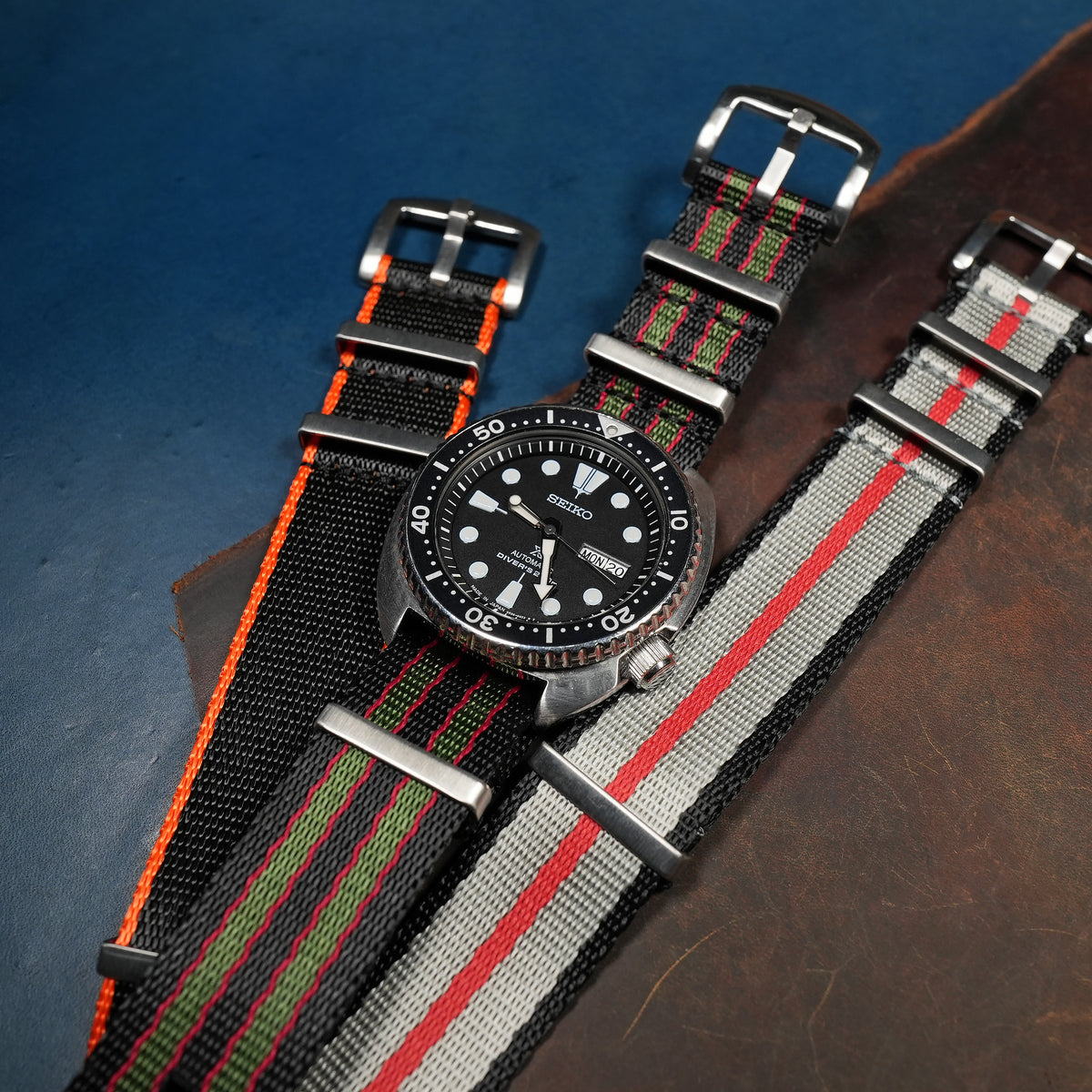 Seat Belt Nato Strap in Black Green Red (James Bond) - Nomad Watch Works MY