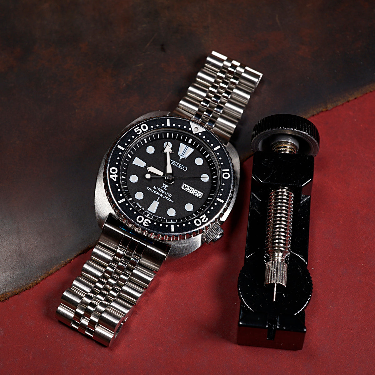 Jubilee Metal Strap in Silver (20mm) - Nomad Watch Works MY