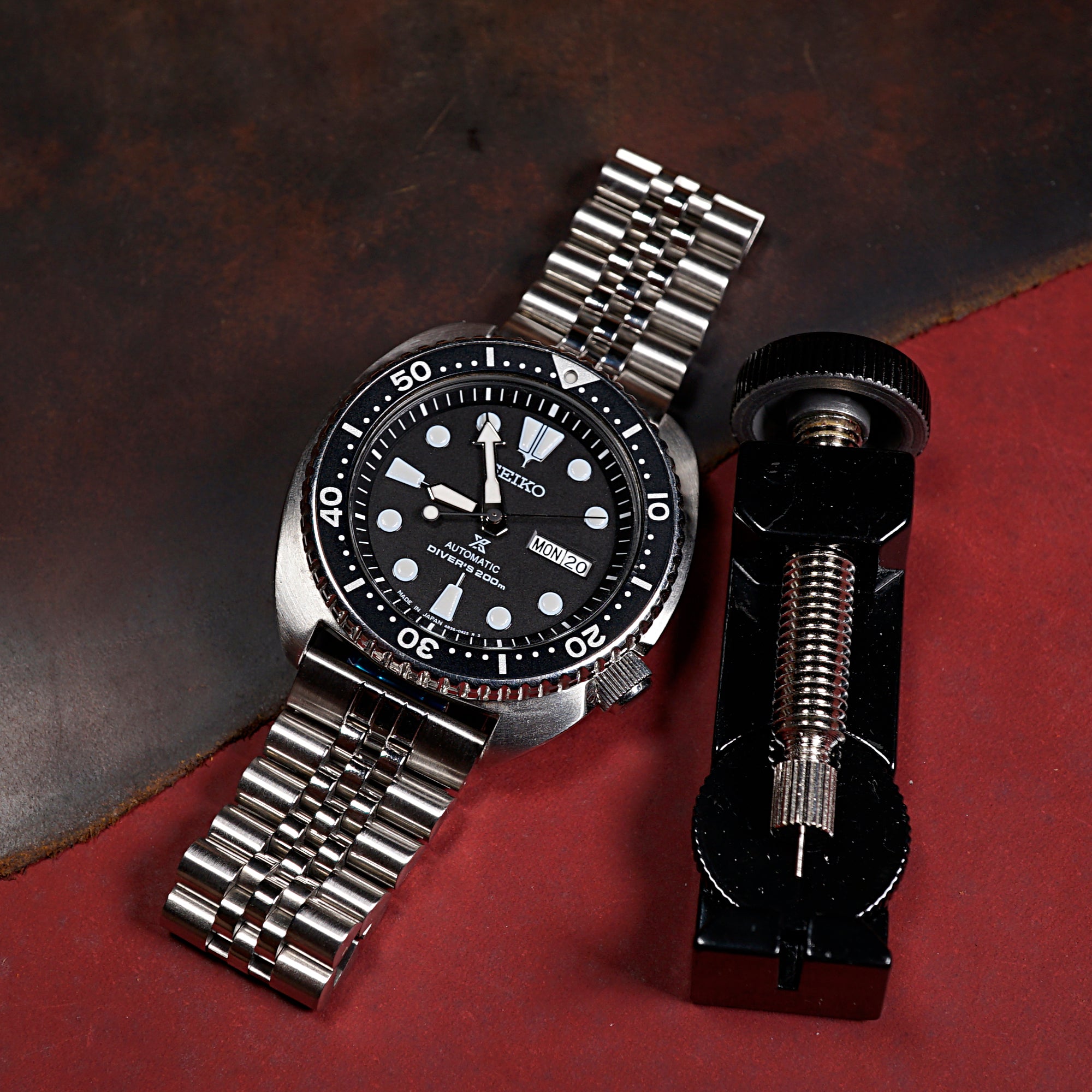 Jubilee Metal Strap in Silver (20mm) - Nomad Watch Works MY