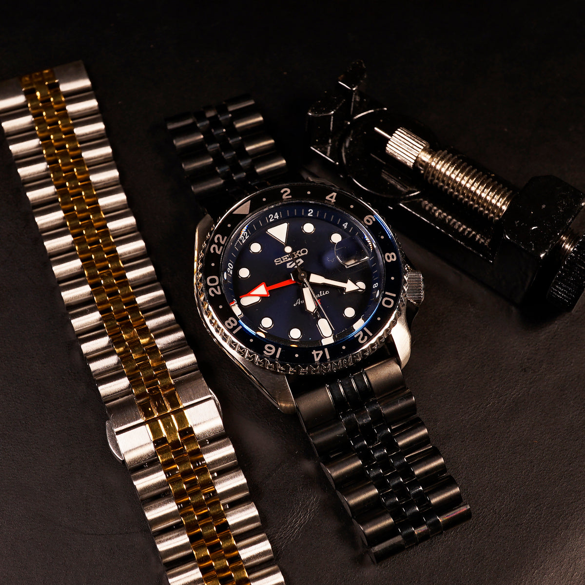 Jubilee Metal Strap in Black - Nomad Watch Works MY