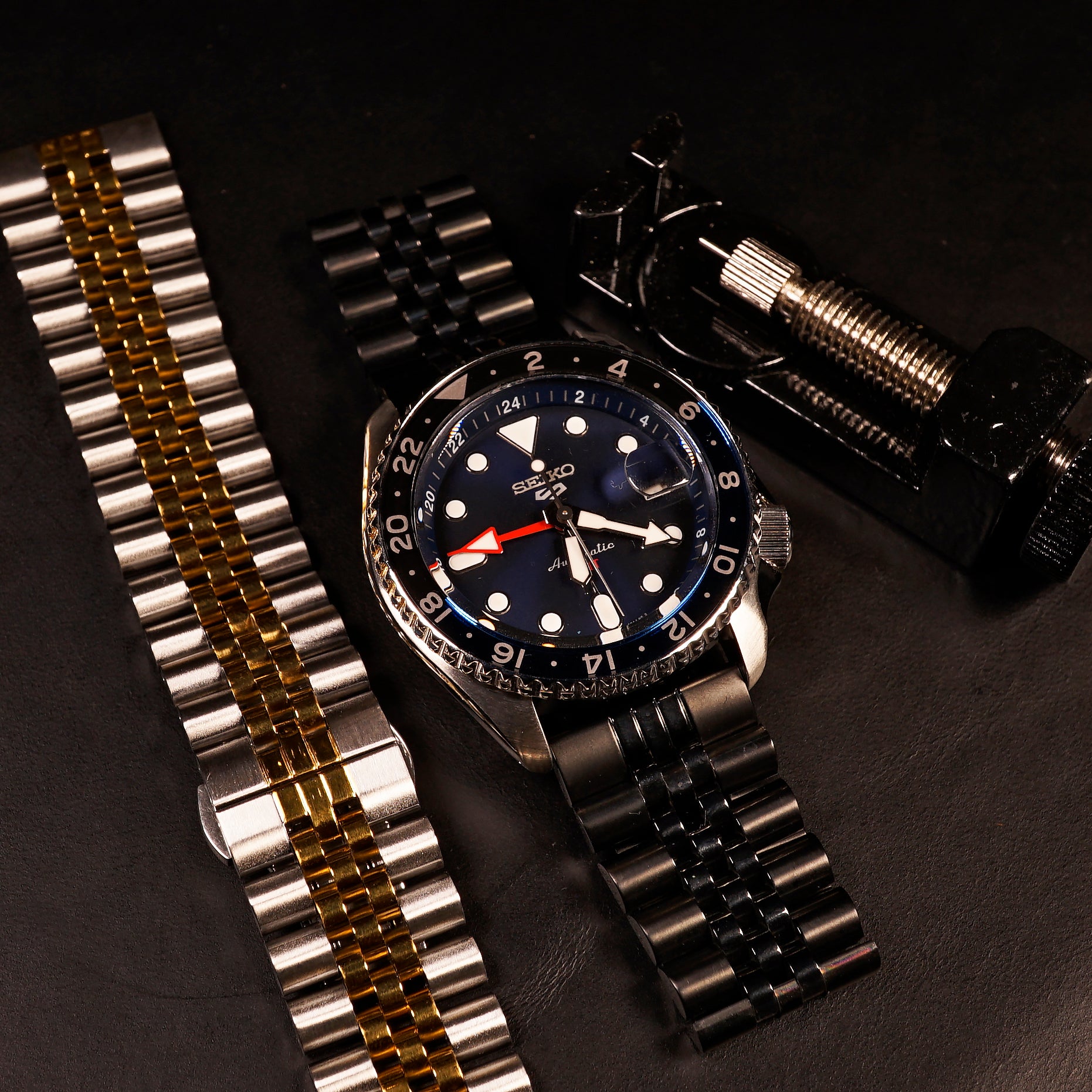 Jubilee Metal Strap in Black - Nomad Watch Works MY
