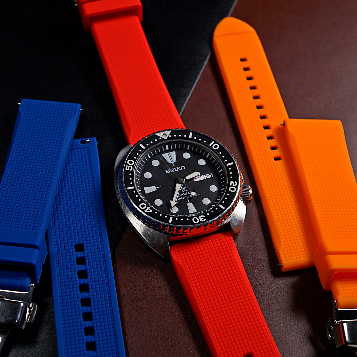 Silicone Rubber Strap w/ Butterfly Clasp in Red (18mm) - Nomad Watch Works MY