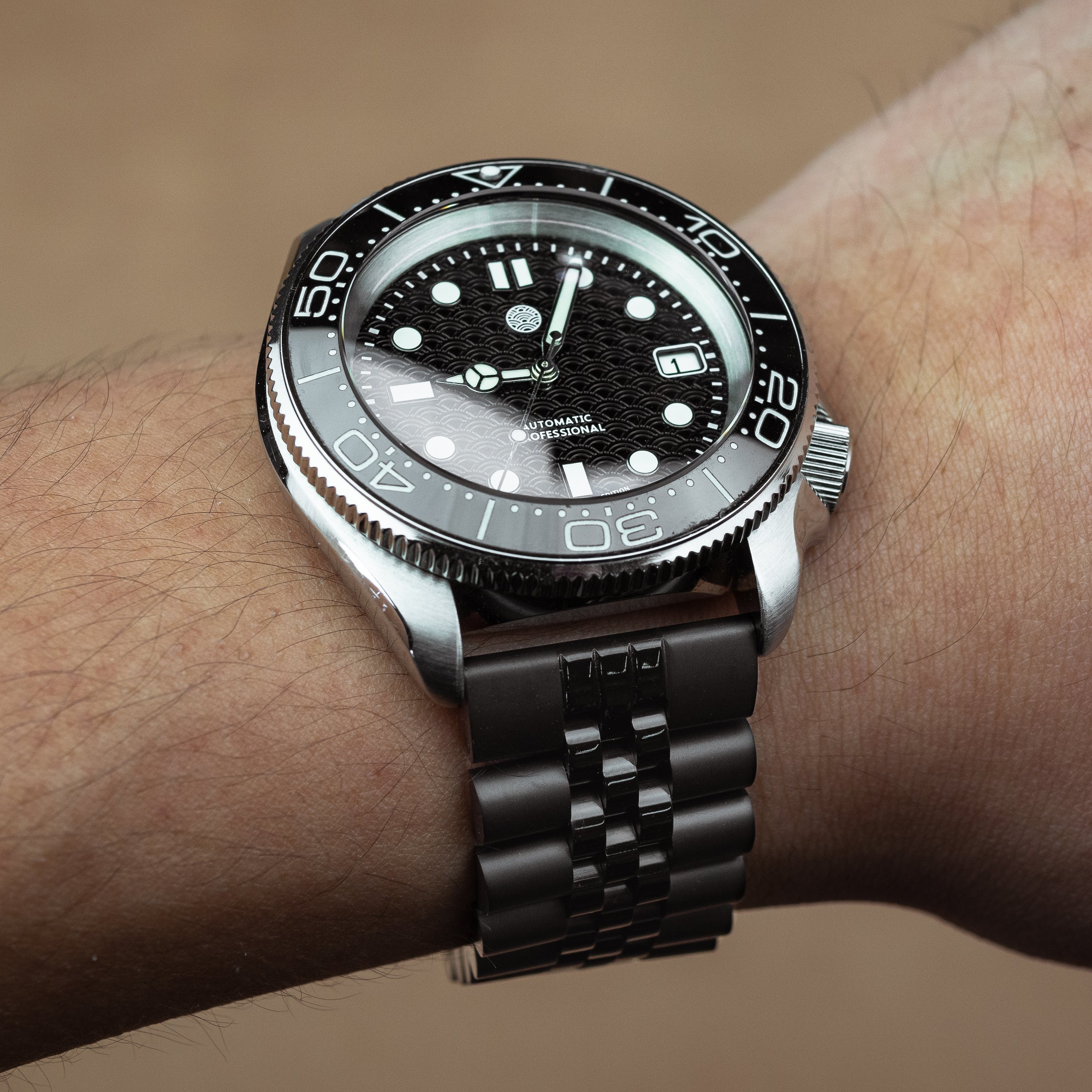 Jubilee Metal Strap in Black (20mm) - Nomad Watch Works MY